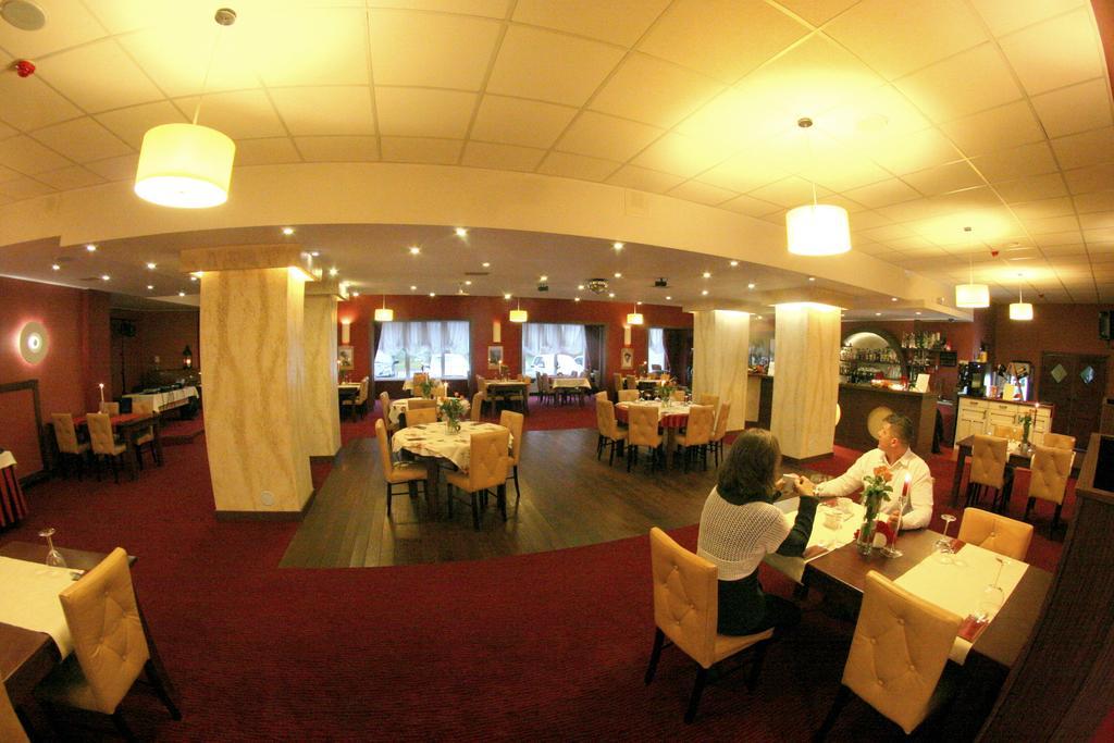Hotel I Restauracja Złoty Las Eksteriør billede