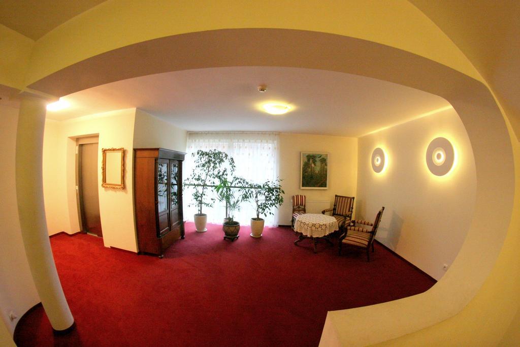 Hotel I Restauracja Złoty Las Eksteriør billede
