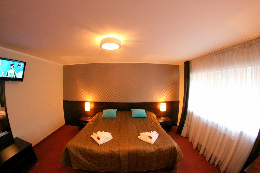 Hotel I Restauracja Złoty Las Værelse billede