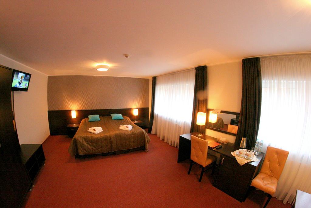 Hotel I Restauracja Złoty Las Værelse billede