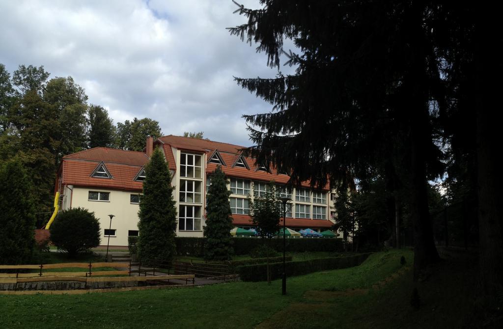 Hotel I Restauracja Złoty Las Eksteriør billede