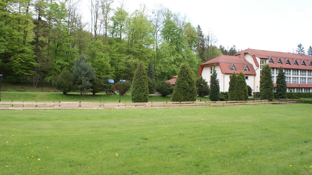 Hotel I Restauracja Złoty Las Eksteriør billede